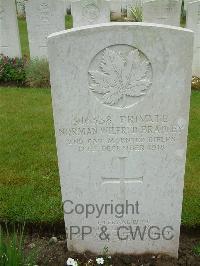 Etaples Military Cemetery - Bradley, Norman Wilfred